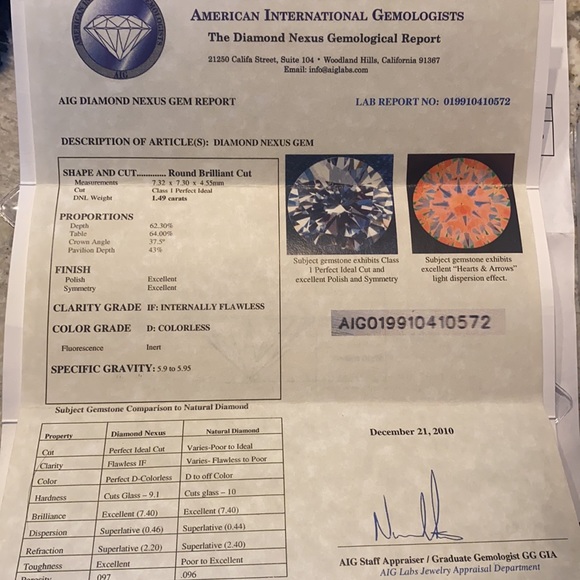 Diamond Nexus Labs stone with Diamond and white gold setting - Picture 7 of 9